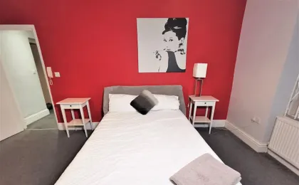 Spacious 2 Bed Flat in Camden