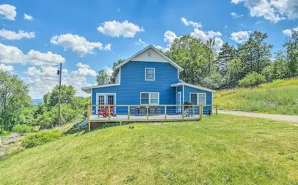 Watkins Glen Lakeview Cottage w/ Waterfall!
