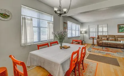 Highly Walkable Area! Charming Roswell Bungalow