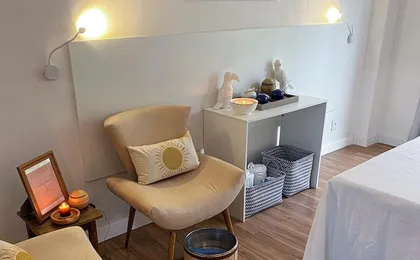 Americas Townhouse Hotel
