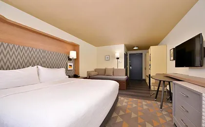 Holiday Inn Kansas City Airport By IHG