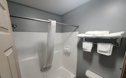AmericInn by Wyndham Lake Mills