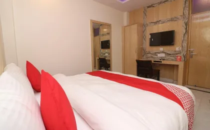 Check in Room Chuna Mandi