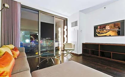 Palms Place Hotel StripView with Open Balcony -23