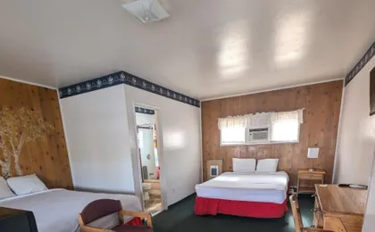 Silver Spur Motel