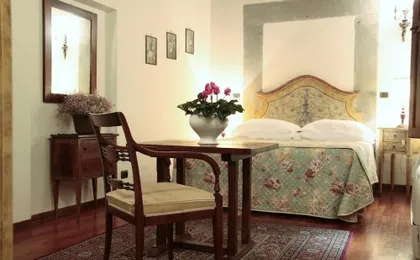 Casa Del Vescovo Authentic 1600's Apt with Stunning Garden And Rooftop