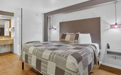 12 Oaks Motor Hotel (Adults only)