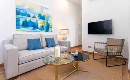 Modern 1 BD Apartment in the City Center Recaredo VII
