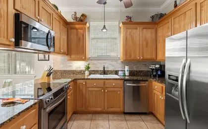 Sunset Cove: Charming 3br/3ba Beach House Sleeps 8 With Sunsets & Serenity
