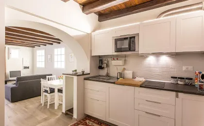 Rental in Rome Trastevere White Apartment