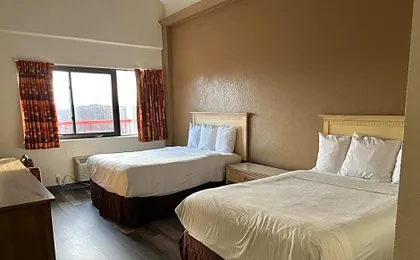 Hilltop Inn & Suites