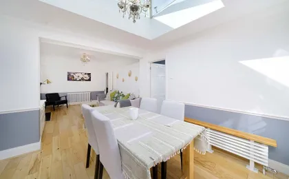 Stylish 3-bedroom Bungalow in London