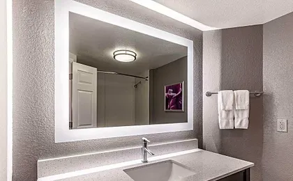 La Quinta Inn & Suites by Wyndham Austin Near The Domain