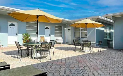 Silver Spray Motel