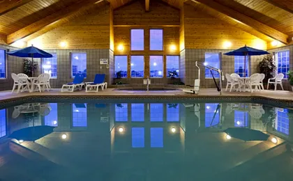 Paynesville Inn & Suites