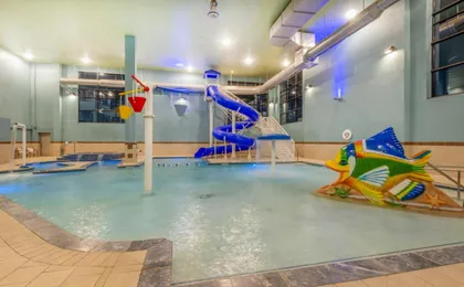 Holiday Inn Express & Suites North East (Erie I-90 Exit 41)