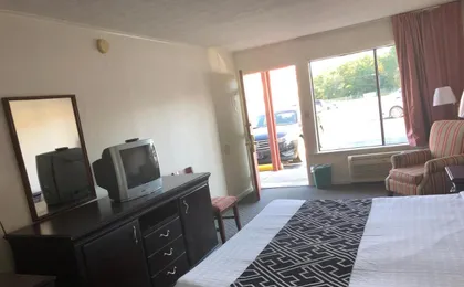Flagship Inn (Adults only)