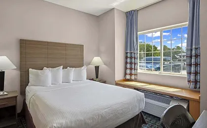 Sonesta Essential Hotels & Suites Kansas City/Blue Springs