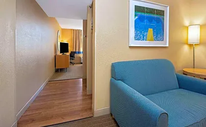 La Quinta Inn & Suites by Wyndham West Palm Beach Airport
