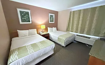 Bison Inn & Suites on University