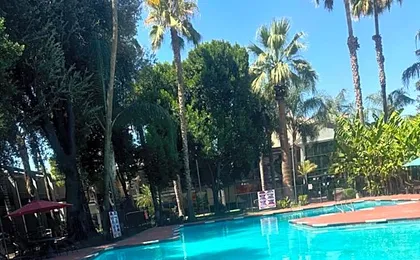 Hiltop Hotel