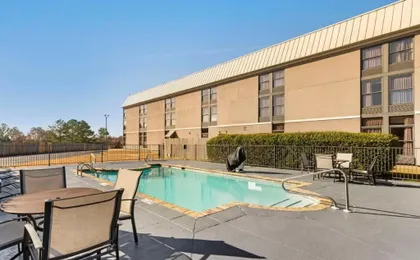 Holiday Inn Express Valley W Point Area