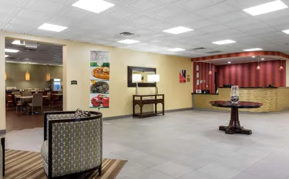 Quality Inn & Suites Charleston - Civic Center