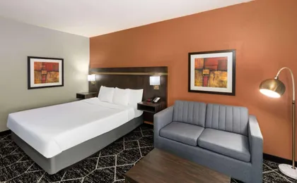 La Quinta Inn & Suites by Wyndham Olathe
