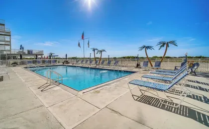 Sun-soaked Wildwood Getaway, 6 Mi to Cape May!