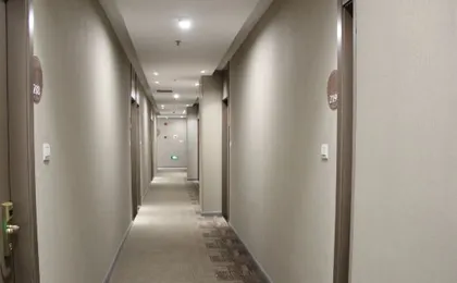 Homeinn · neo(Shanghai ShangNan Road Gaoqing Road Metro Station Branch)