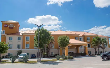 Best Western Plus San Antonio East Inn & Suites