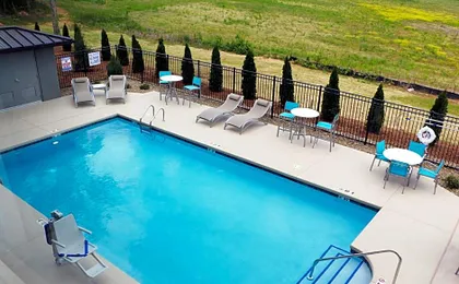Holiday Inn Express & Suites Hendersonville SE - Flat Rock By IHG