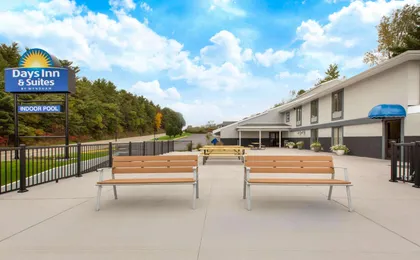Days Inn & Suites By Wyndham Wisconsin Dells