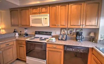 337 El Matador - Two Bedroom - Condo