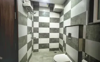 Hotel HomeAste 001 Near Yashobhoomi Convention Center