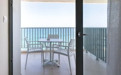Alia Beach Hotel (Adults only)