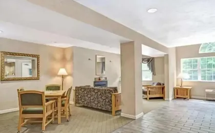 Sturbridge Plaza Hotel