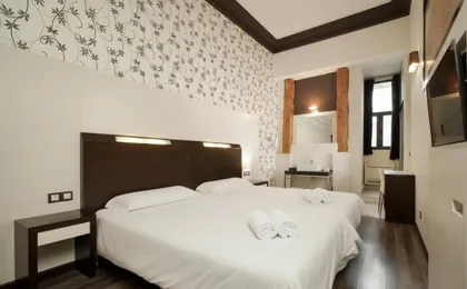 Hostal Alhambra Suites