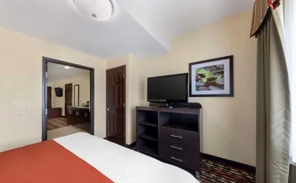 Best Western Greentree Inn & Suites