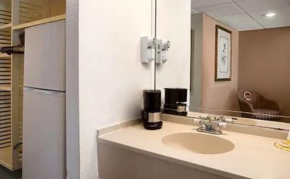 Days Inn by Wyndham Panama City Beach/Beachfront Resort