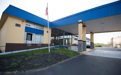 Days Inn by Wyndham Fort Wright Cincinnati Area