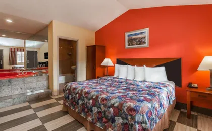 Travelodge by Wyndham Jersey City