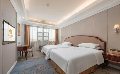 Vienna Hotel (Guangzhou Baiyun University Jinyuan Plaza)