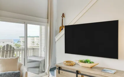 Ocean View Balcony, Shared Pool, Steps to the Beach The Sea Chord by Avantstay