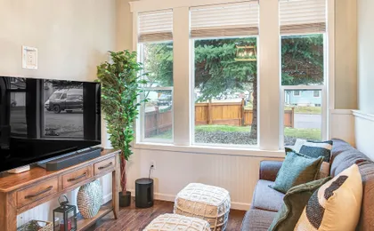 3 Mi to Coeur D'alene Lake! Cozy Mtn-town Getaway