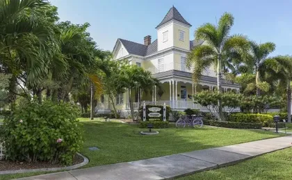 Punta Gorda Isles 3 Bedroom Pool+Hot Tub Home 2 Home