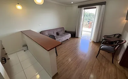 Home Green Home - Vista Para As Montanhas