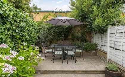 Delightful 2 Bed House in Stylish Fulham