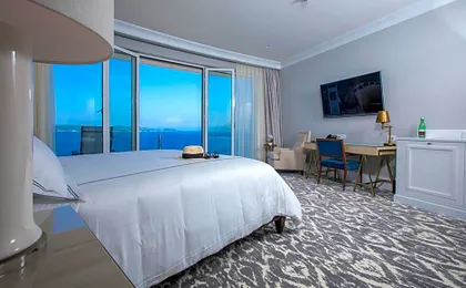 Royal Blue Hotel