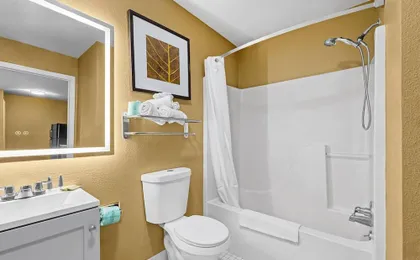 Suburban Studios Charlotte - Executive Park